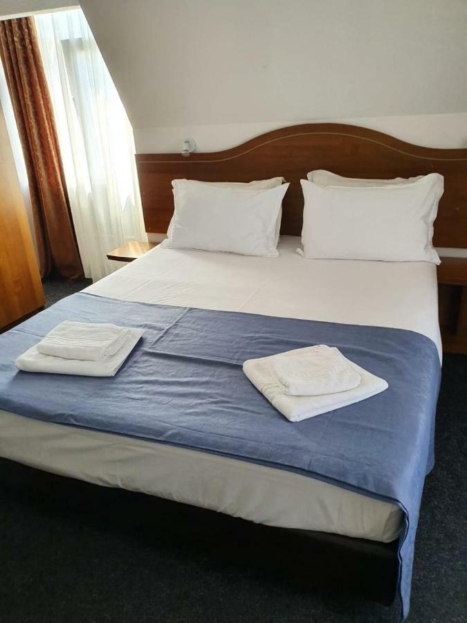 Tranzitbeds*** Aparthotel Bukarest Exteriör bild
