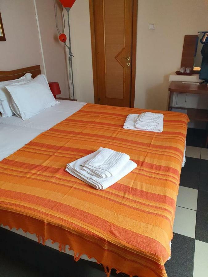 Tranzitbeds*** Aparthotel Bukarest Exteriör bild